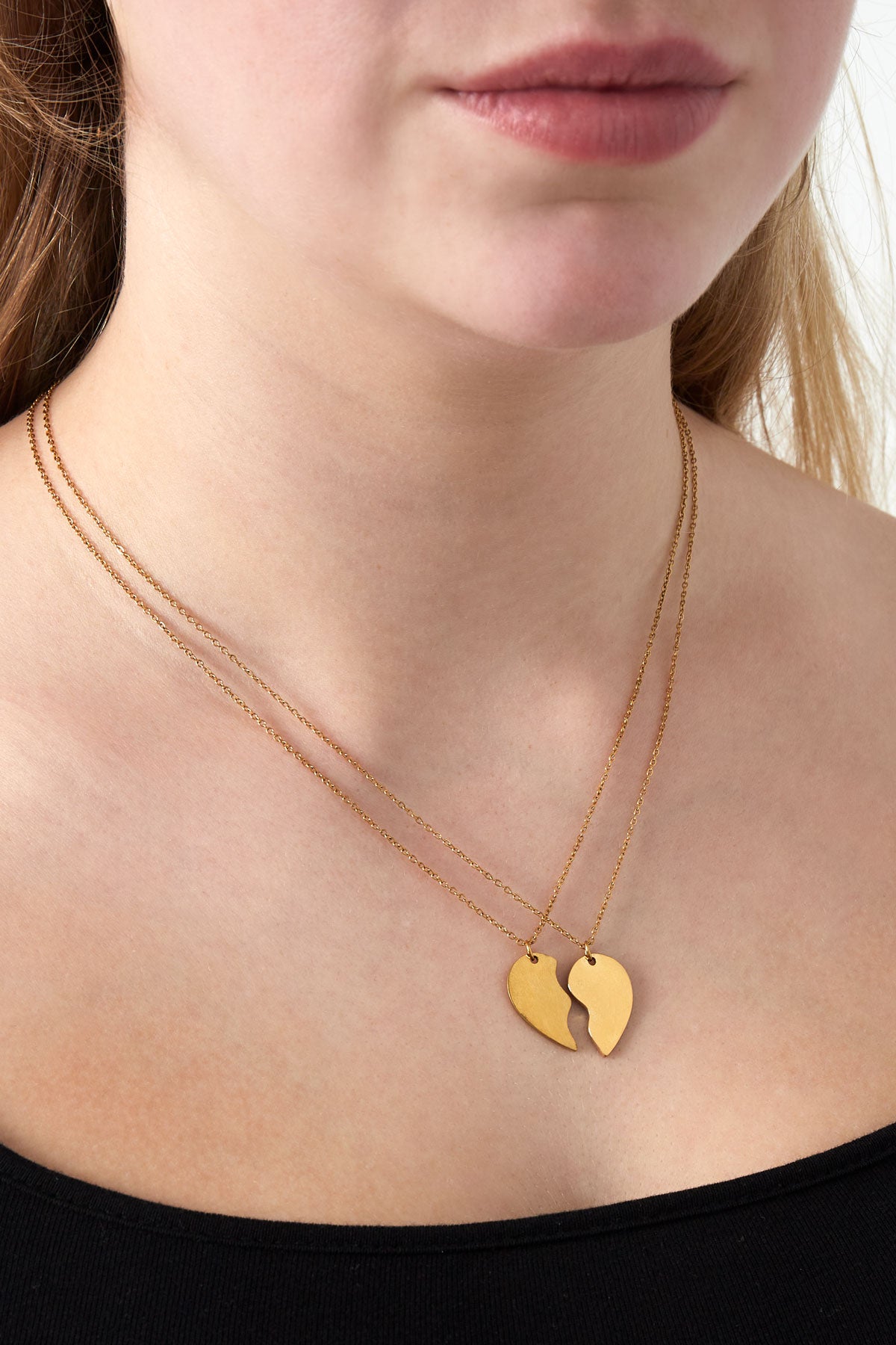 you're my bestie ketting - gedragen om de hals van een model