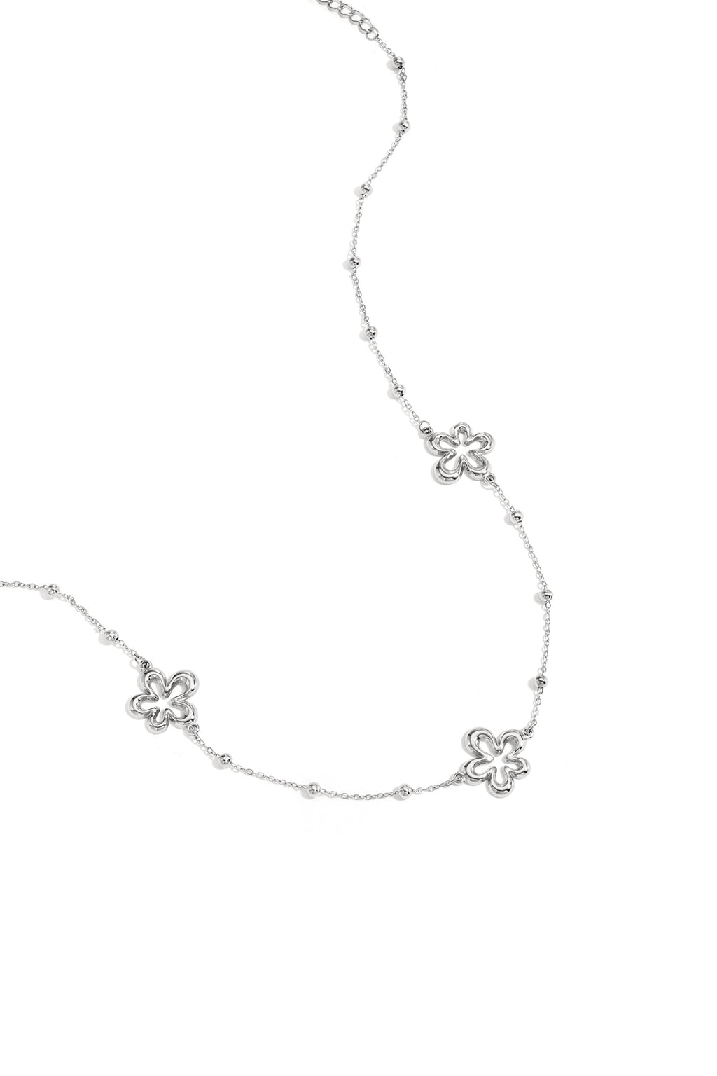 Ketting met koraalvormige bloemen - zilver