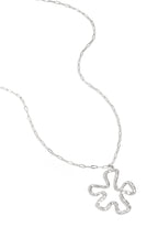 Ketting met hangende bloemcharm - zilver