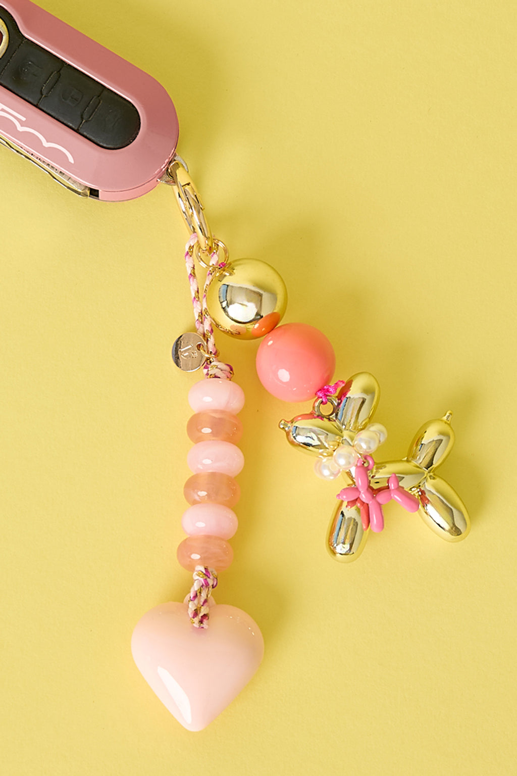 Tasbedels met hartje – Casual acryl – licht roze - gehangen als sleutelhanger